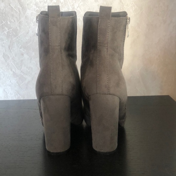 SOLD.Grey booties - Picture 3 of 3